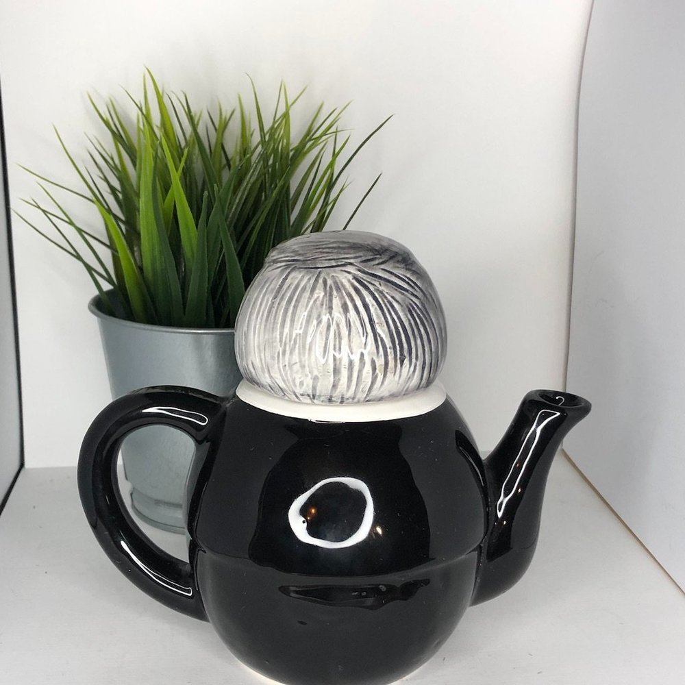 OCI Omnibus Vintage Butler Teapot - Picture 4 of 7